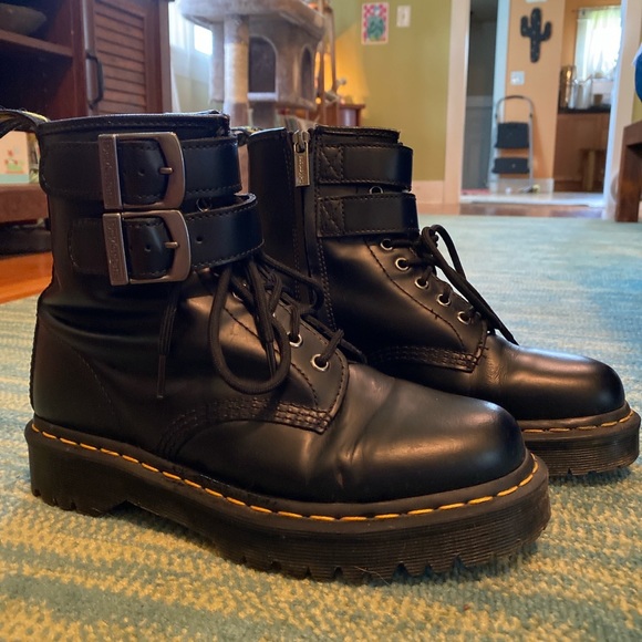 SOLD ON DEPOP - Picture 1 of 4